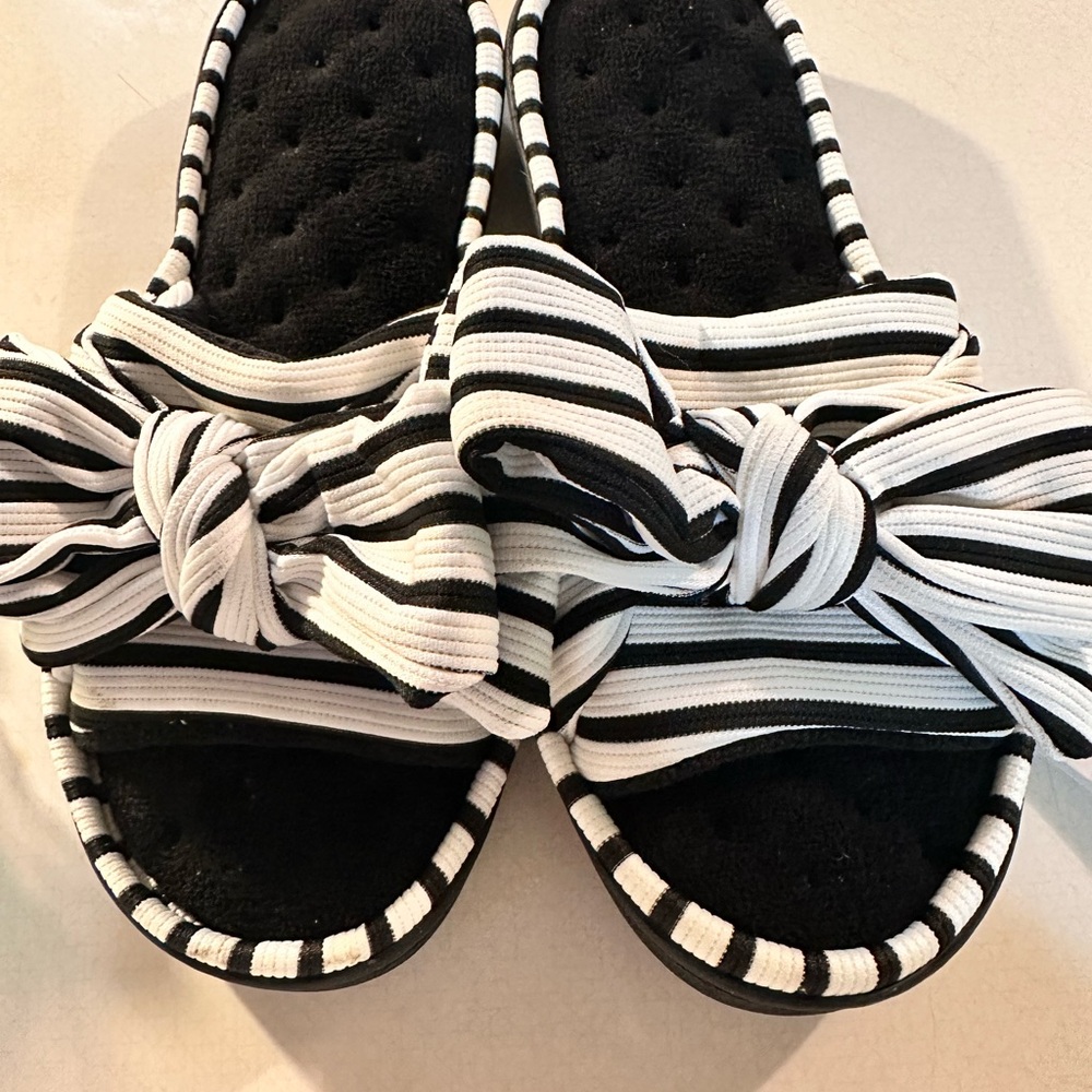 Elegant Black and White Striped Women's Slippers